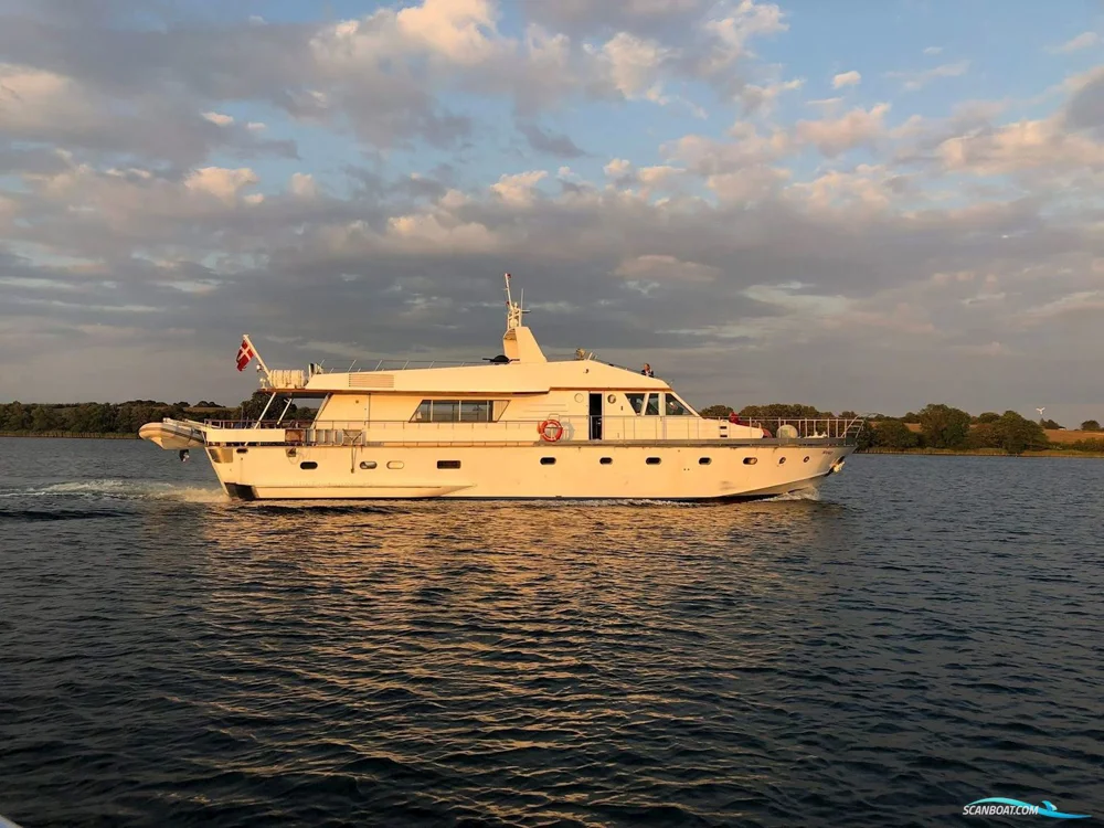 BoatPhoto.alt