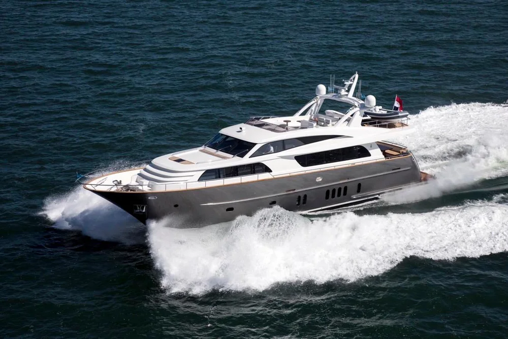 BoatPhoto.coverAlt