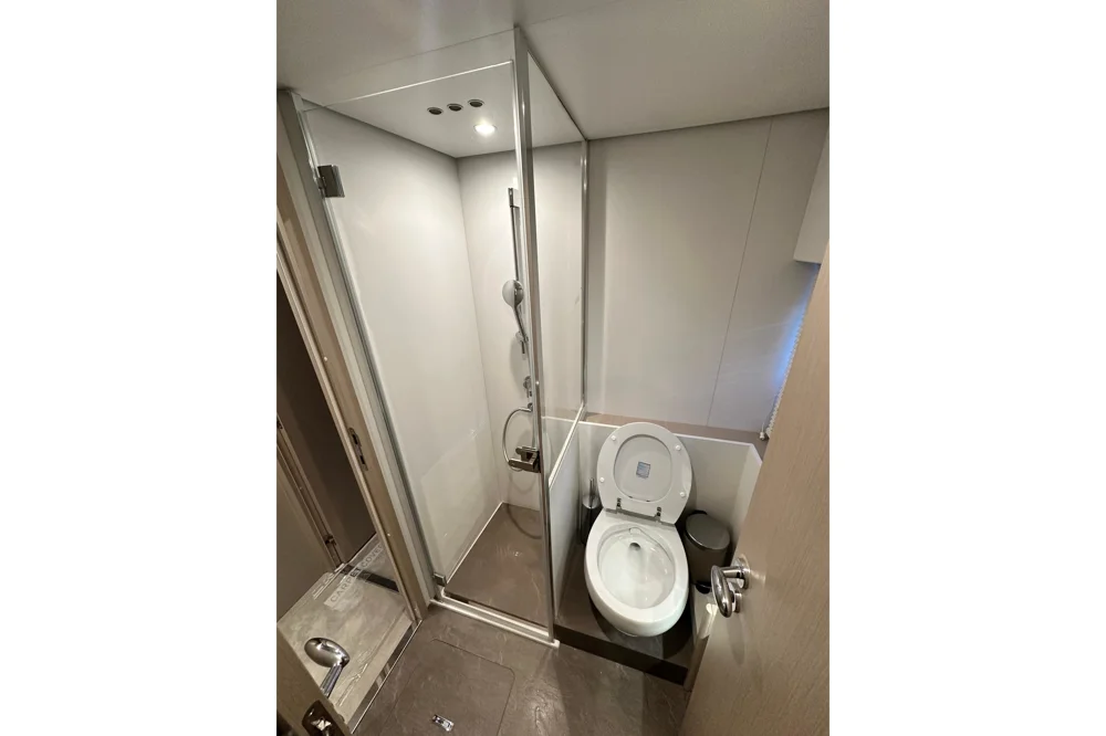 2022 Azimut 68 for sale in Alimos, Greece, photo 4 of 5