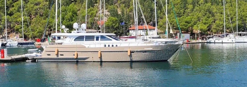 BoatPhoto.coverAlt