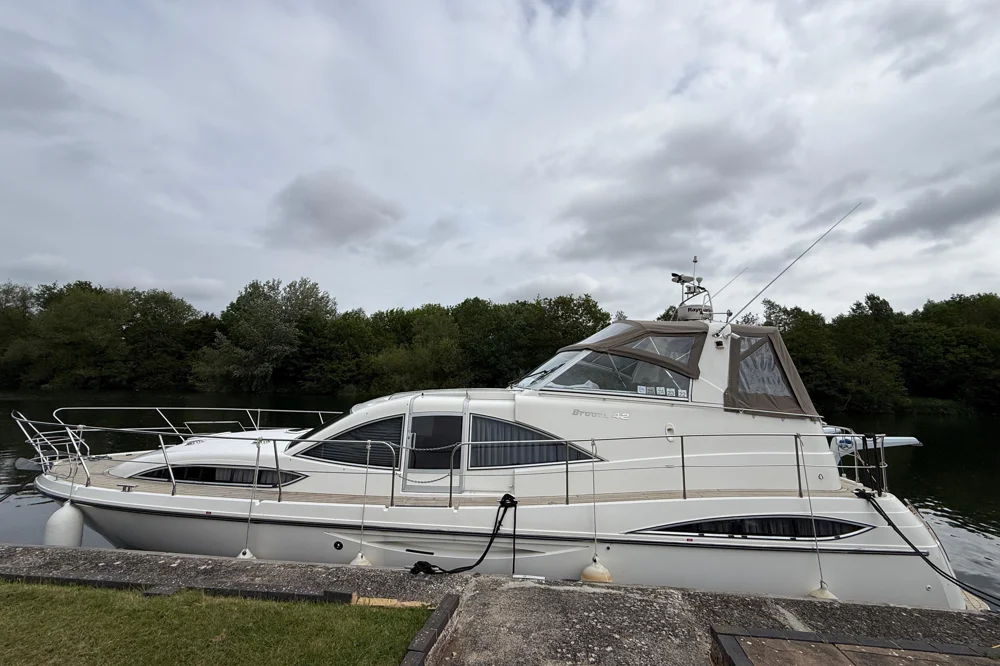 BoatPhoto.coverAlt