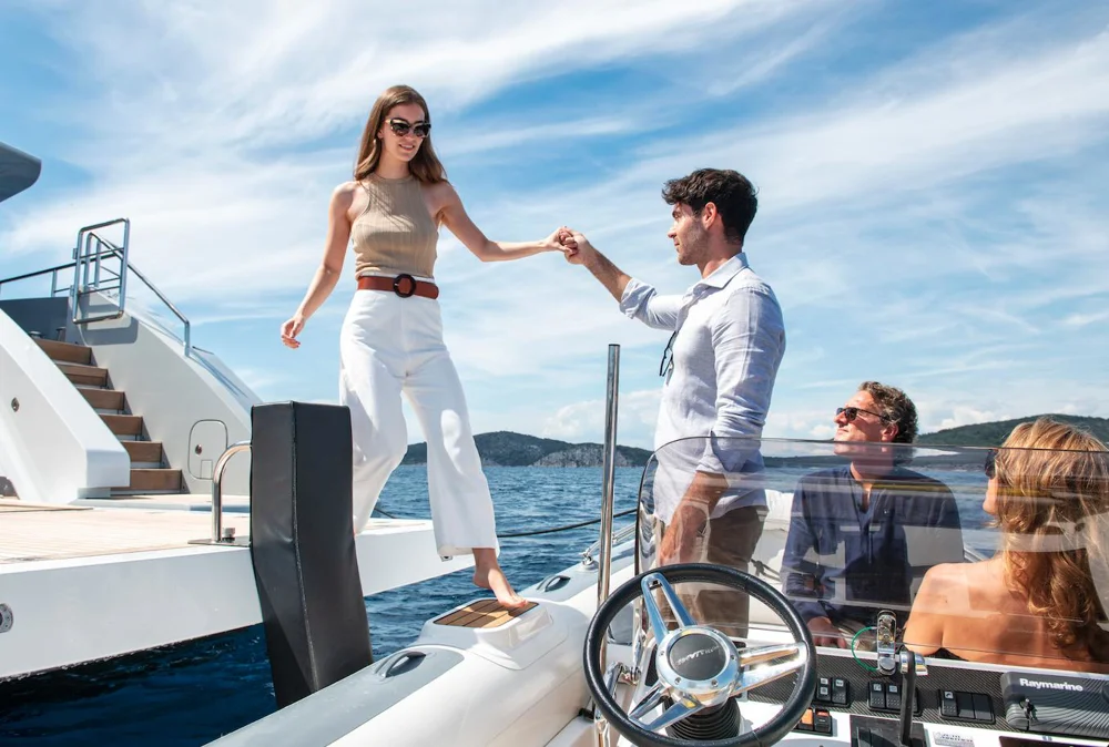 BoatPhoto.coverAlt