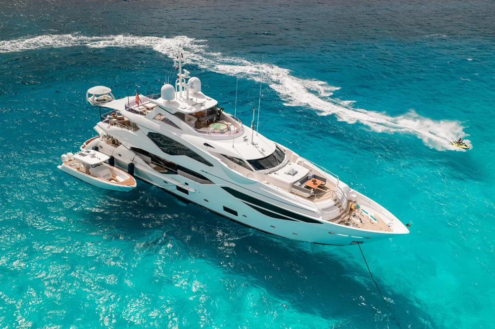 BoatPhoto.coverAlt