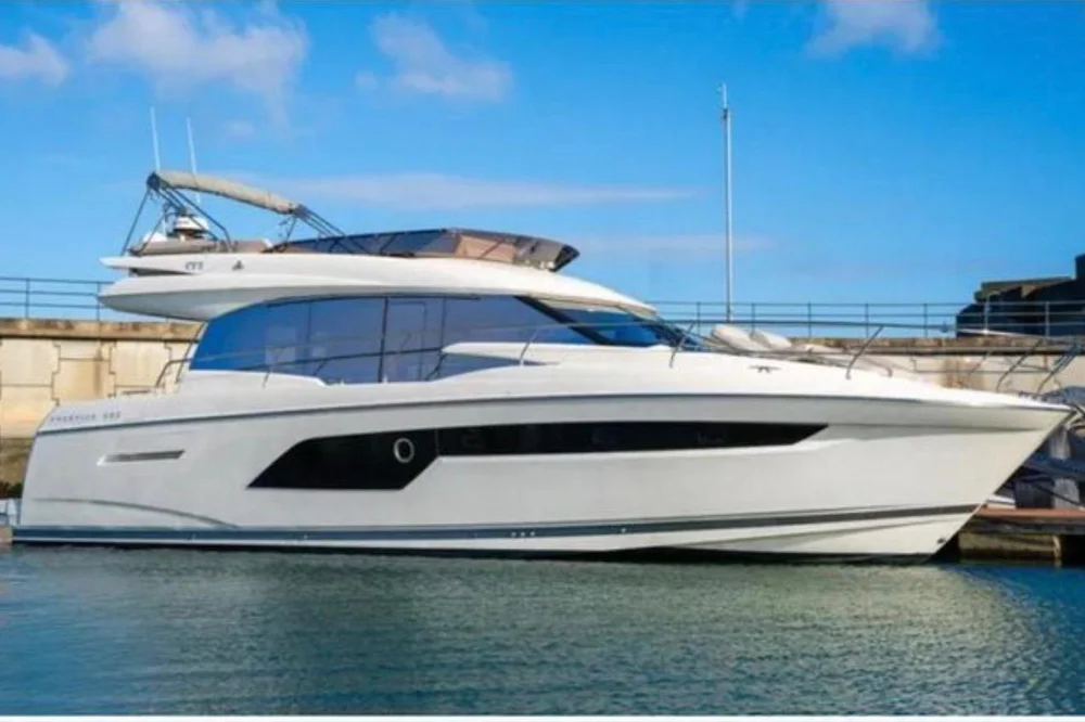 BoatPhoto.coverAlt