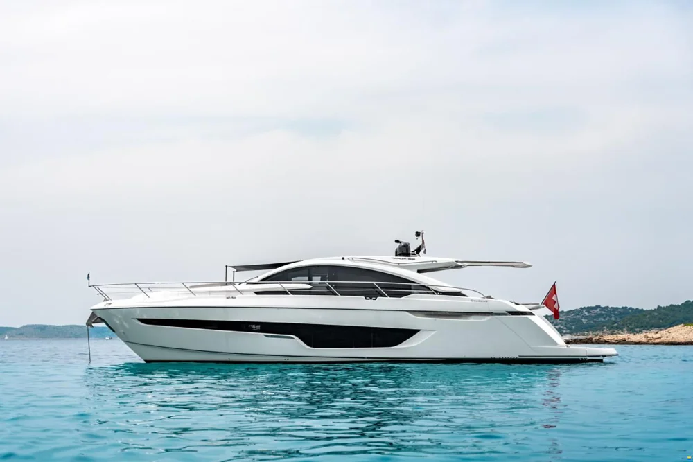 BoatPhoto.coverAlt