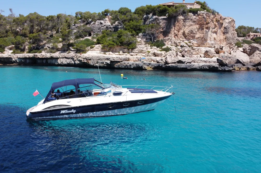 BoatPhoto.coverAlt