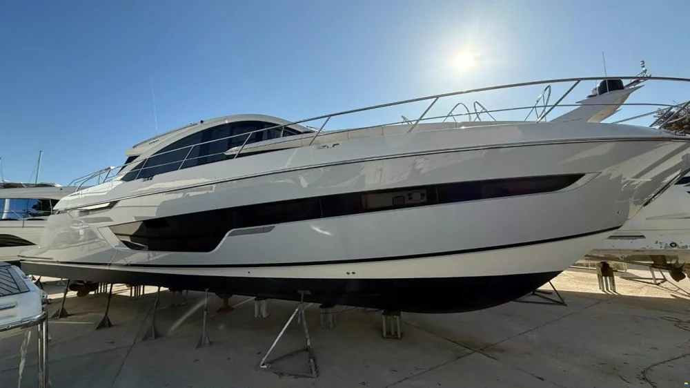 BoatPhoto.coverAlt