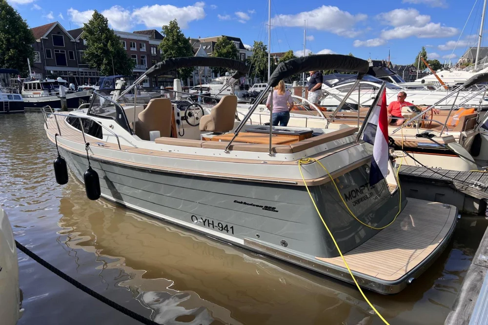 BoatPhoto.alt