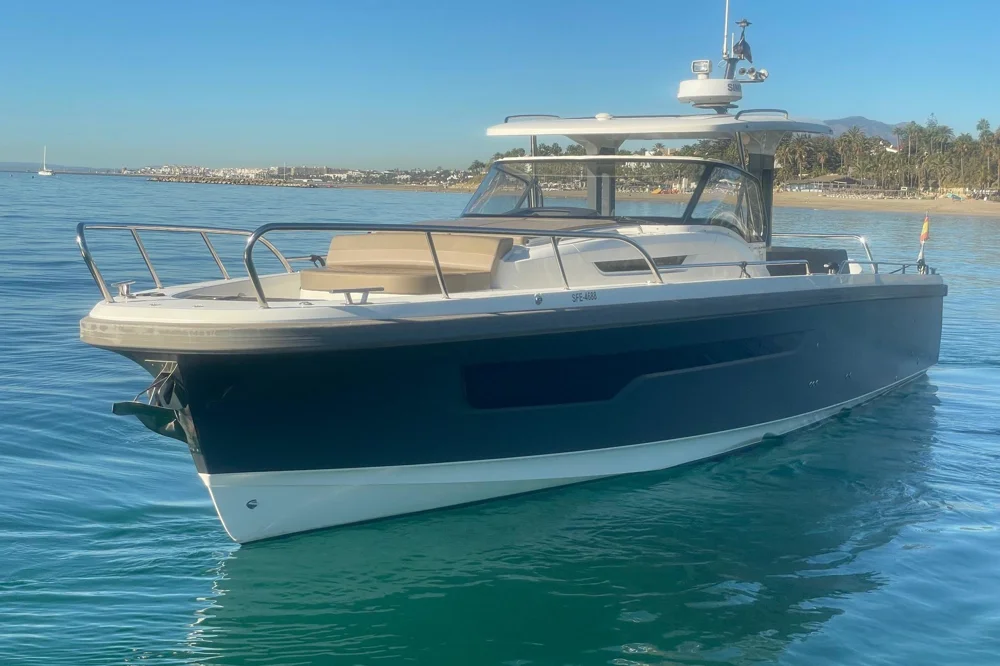 BoatPhoto.coverAlt