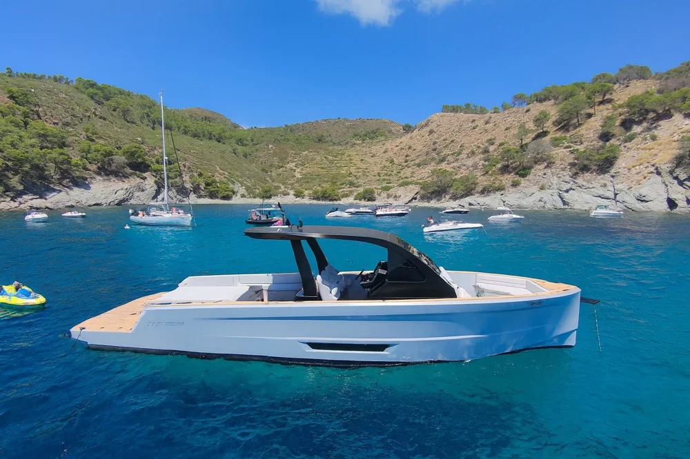 BoatPhoto.coverAlt
