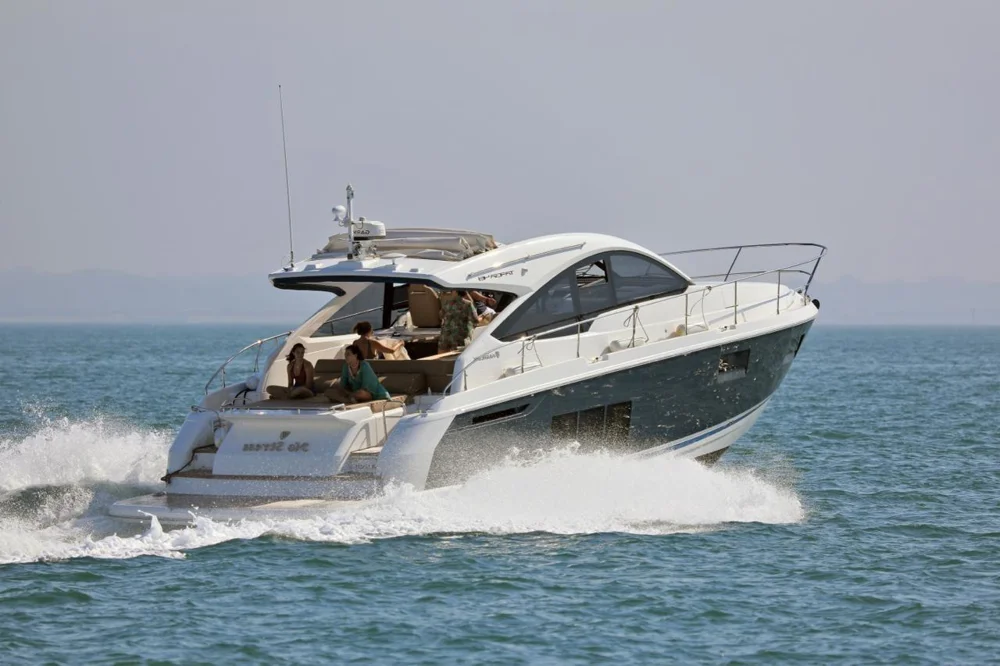 BoatPhoto.coverAlt