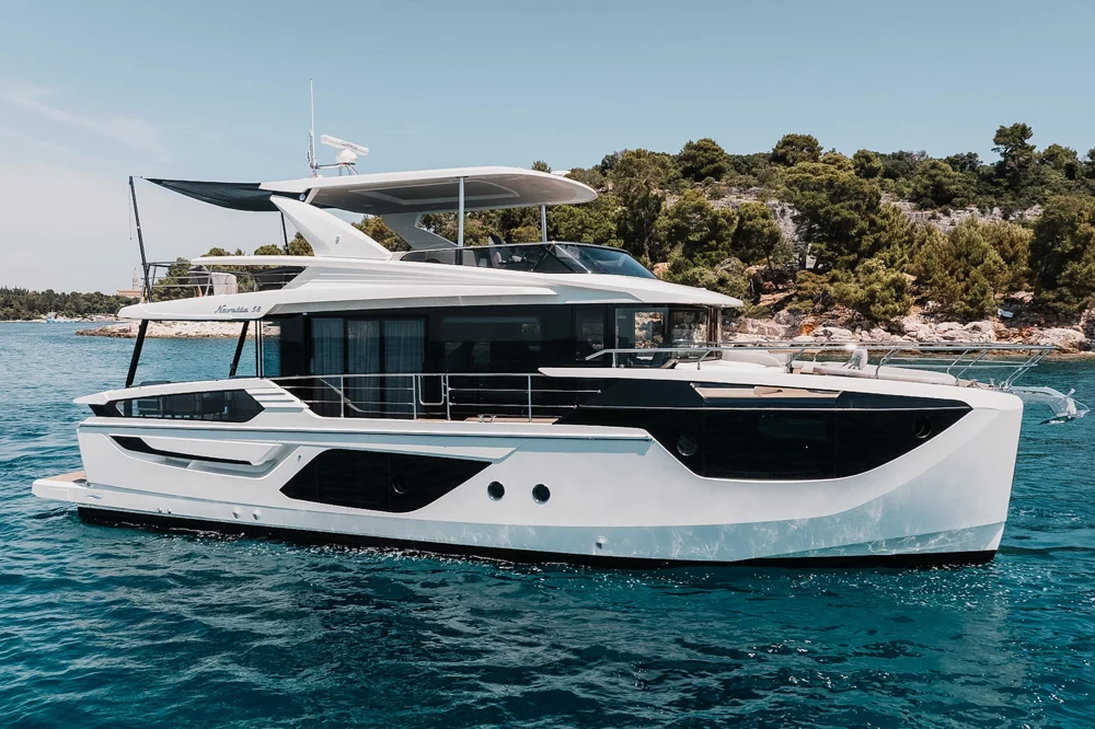 BoatPhoto.coverAlt