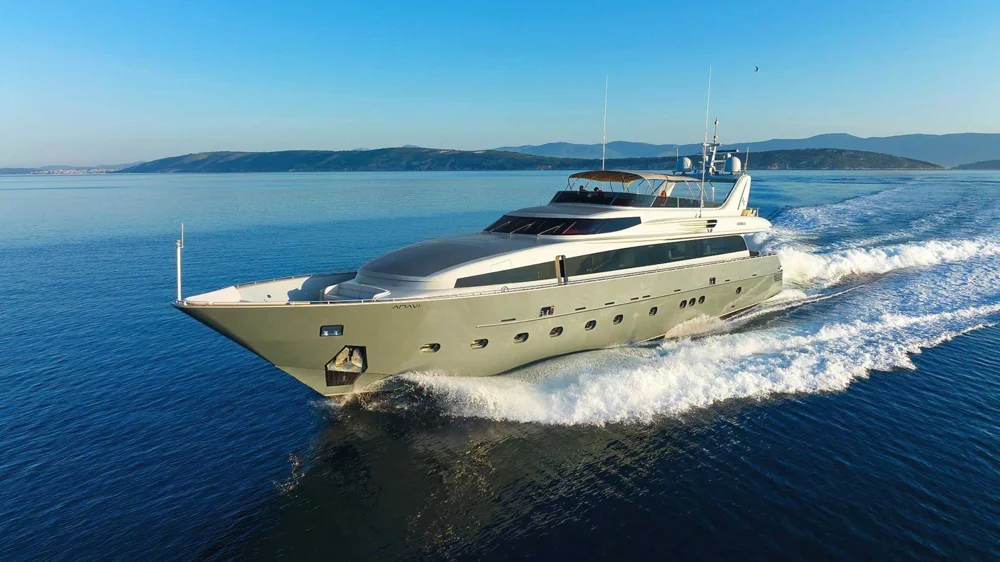 BoatPhoto.coverAlt