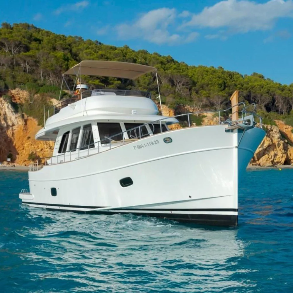 BoatPhoto.coverAlt