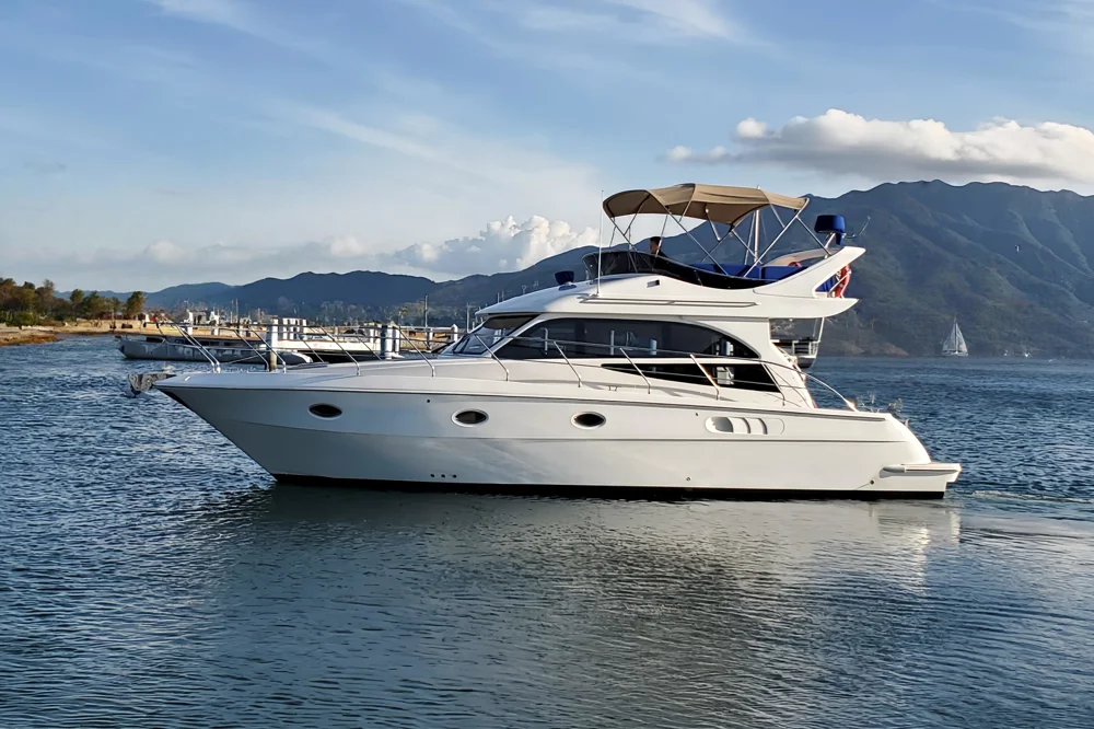 BoatPhoto.coverAlt