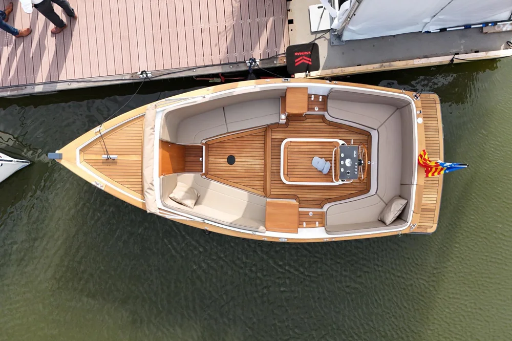 BoatPhoto.alt