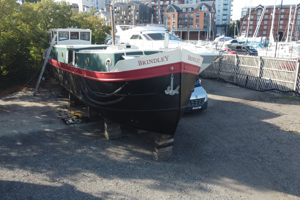 BoatPhoto.coverAlt