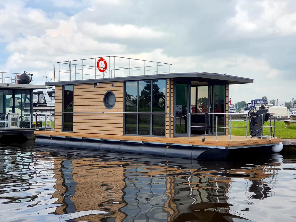 BoatPhoto.coverAlt