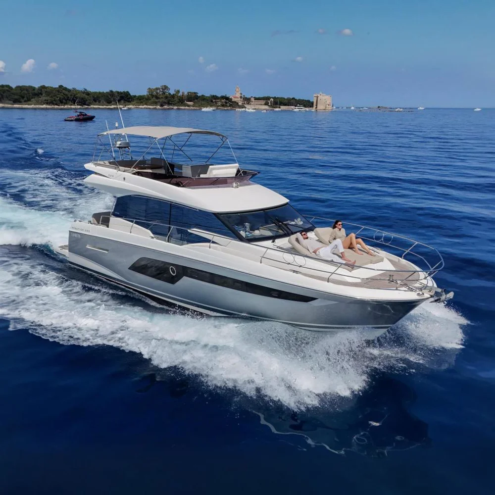 BoatPhoto.coverAlt