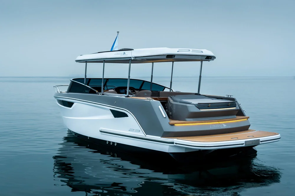 BoatPhoto.alt