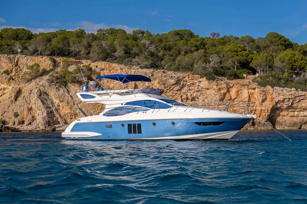 BoatPhoto.coverAlt