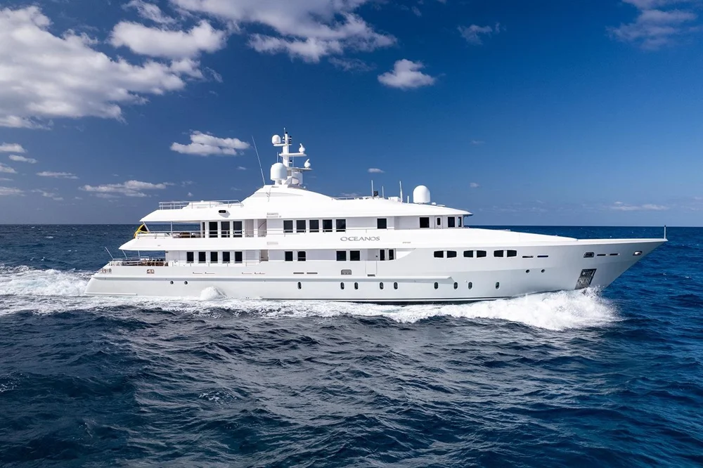 BoatPhoto.coverAlt