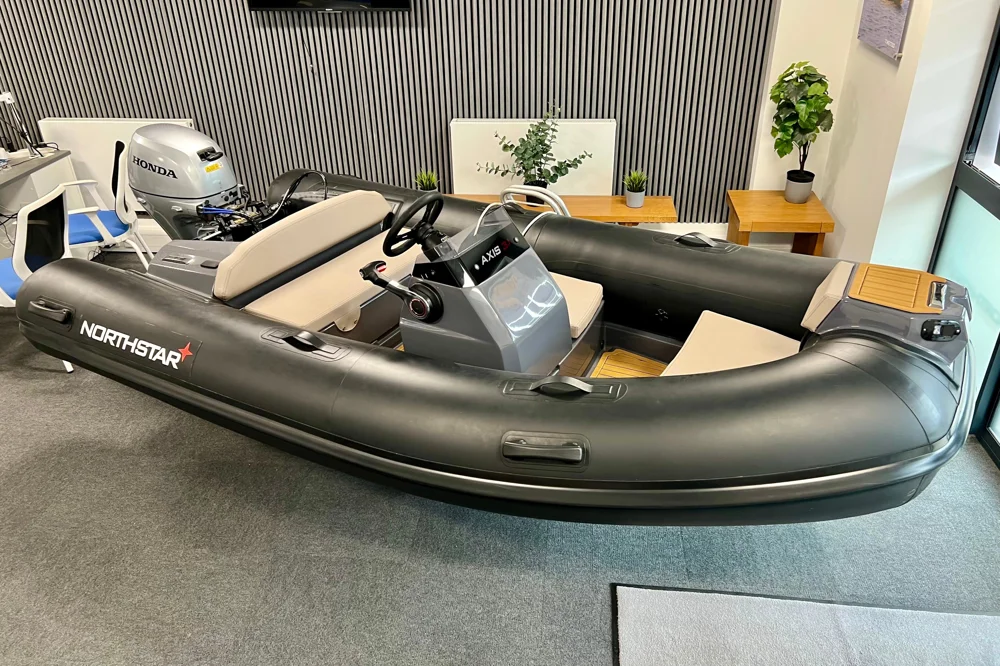 BoatPhoto.coverAlt