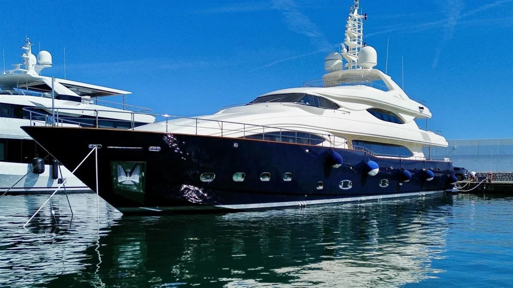 BoatPhoto.coverAlt