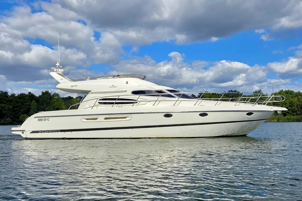 BoatPhoto.coverAlt