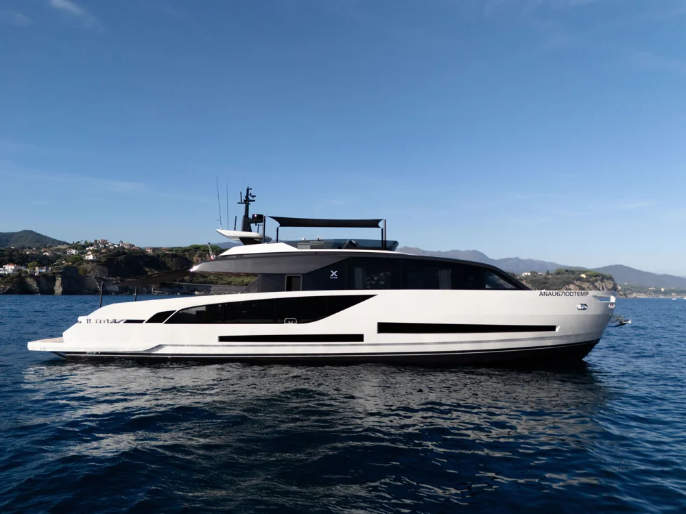 BoatPhoto.coverAlt