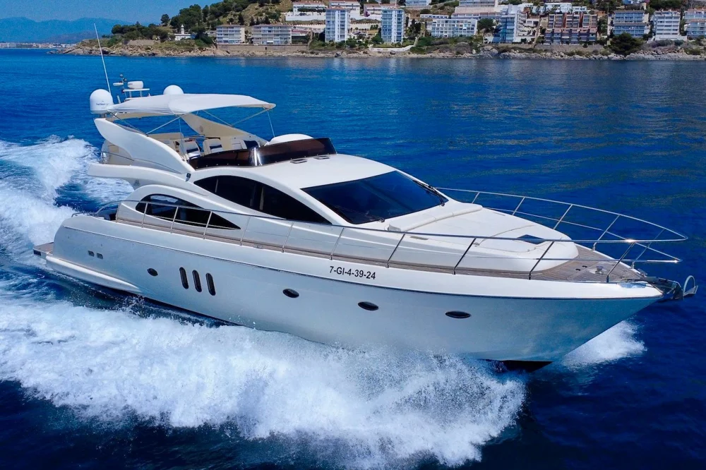 BoatPhoto.coverAlt