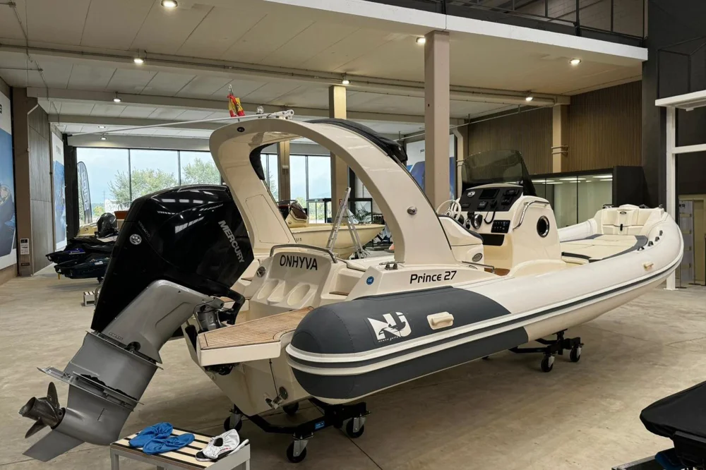 BoatPhoto.coverAlt