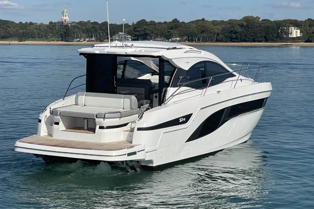BoatPhoto.coverAlt
