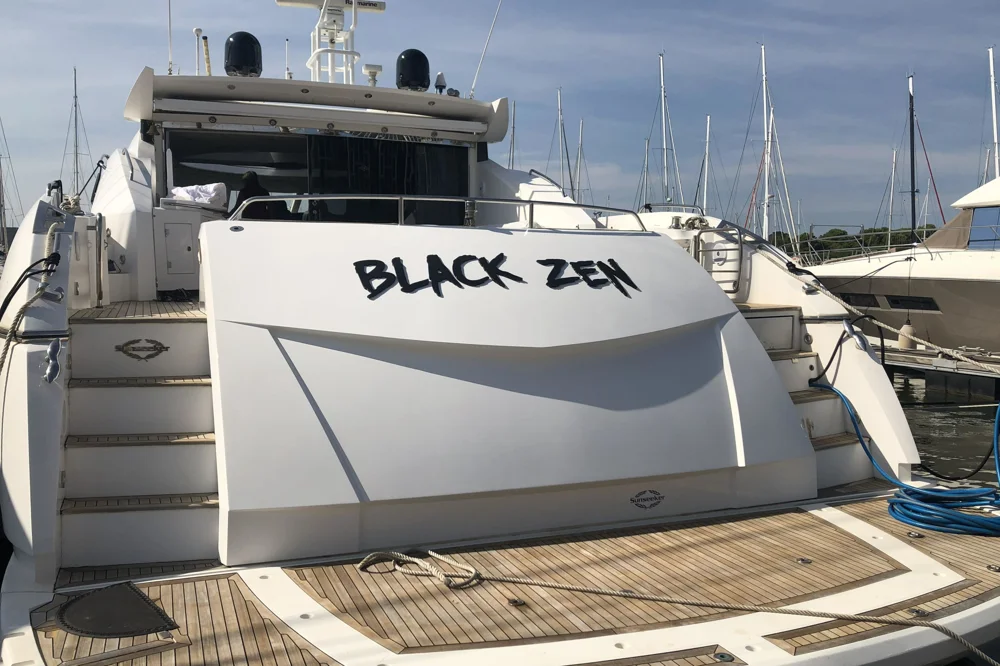 BoatPhoto.coverAlt
