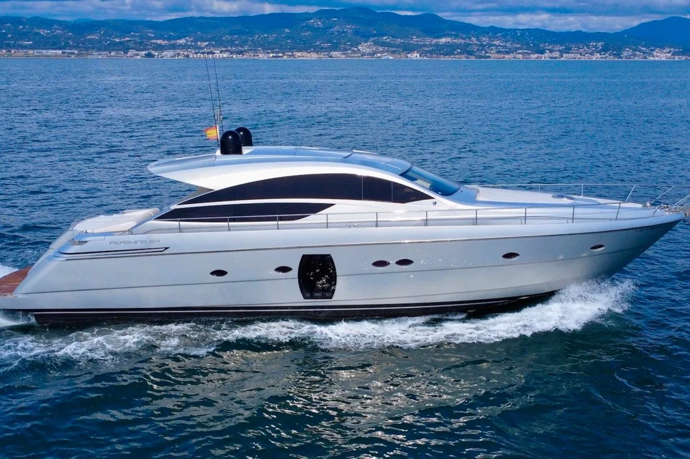BoatPhoto.coverAlt