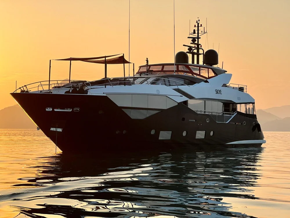 BoatPhoto.coverAlt