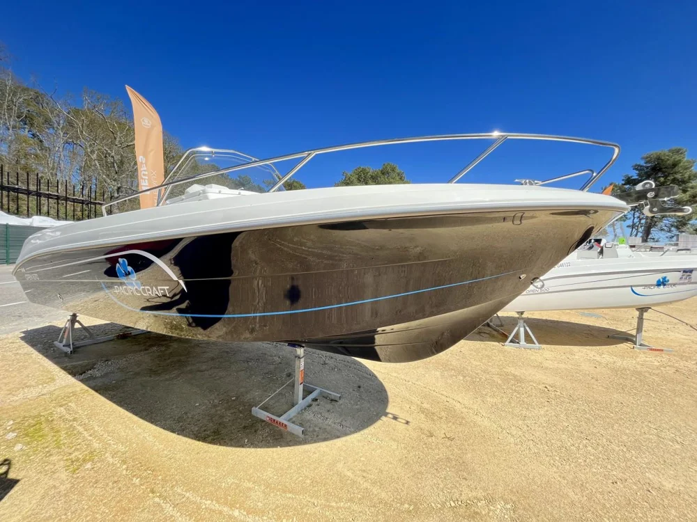 BoatPhoto.coverAlt