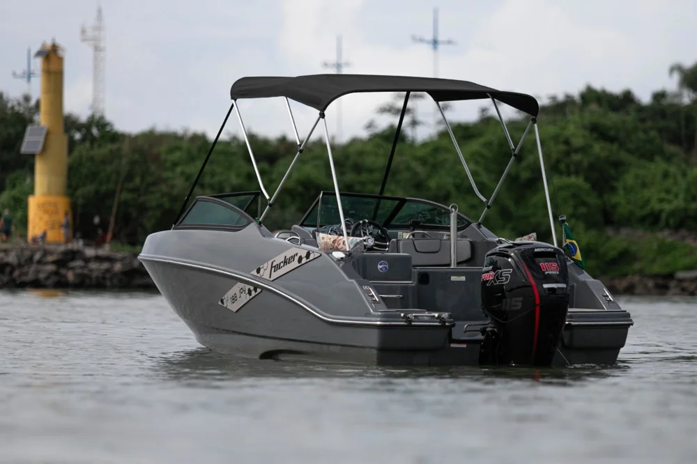 BoatPhoto.coverAlt