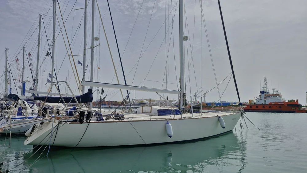 BoatPhoto.coverAlt