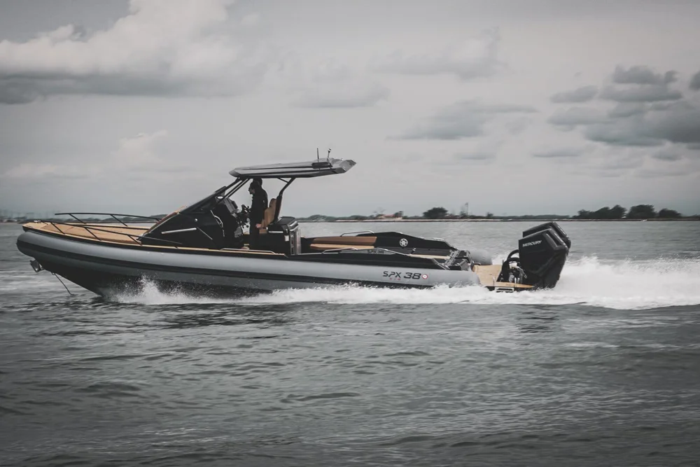 BoatPhoto.coverAlt