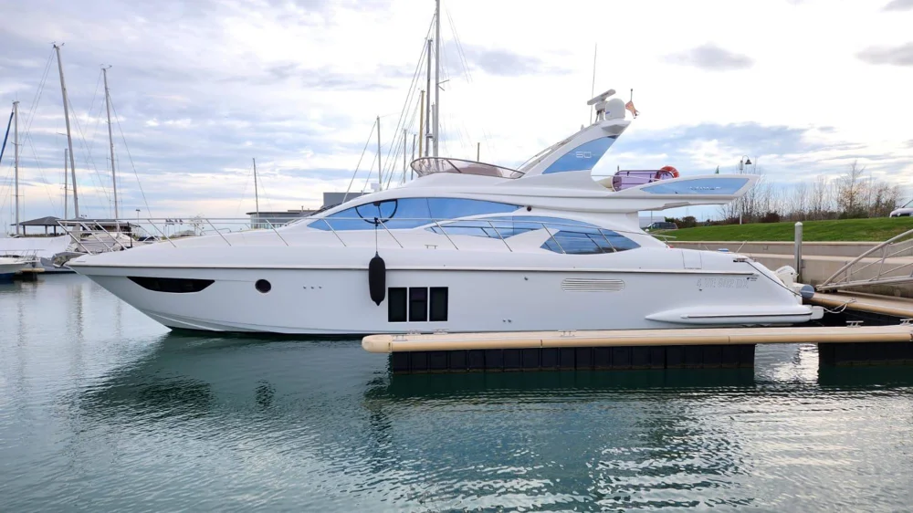 BoatPhoto.coverAlt