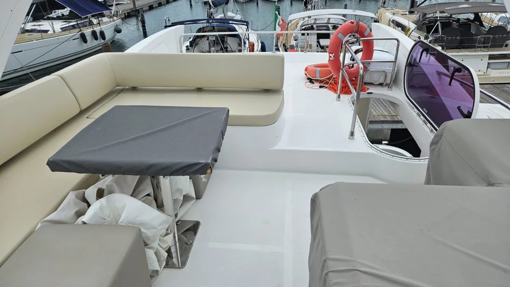 2014 Azimut Fly 60 for sale, photo 3 of 5