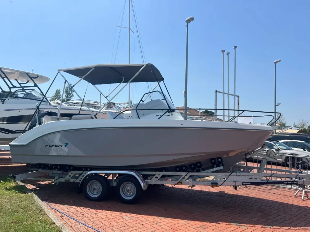 BoatPhoto.coverAlt