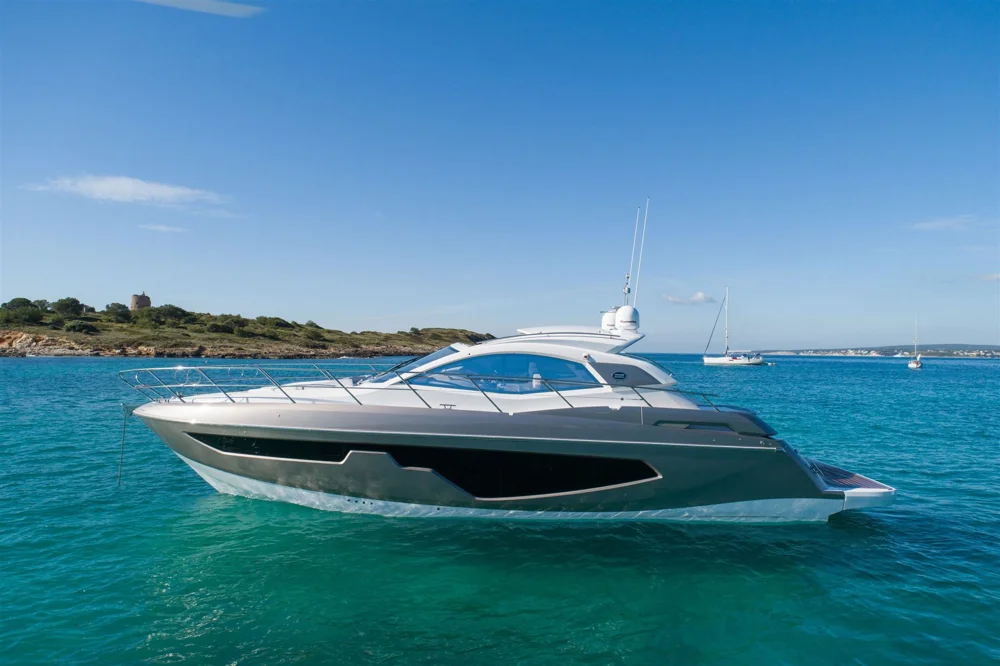 BoatPhoto.coverAlt