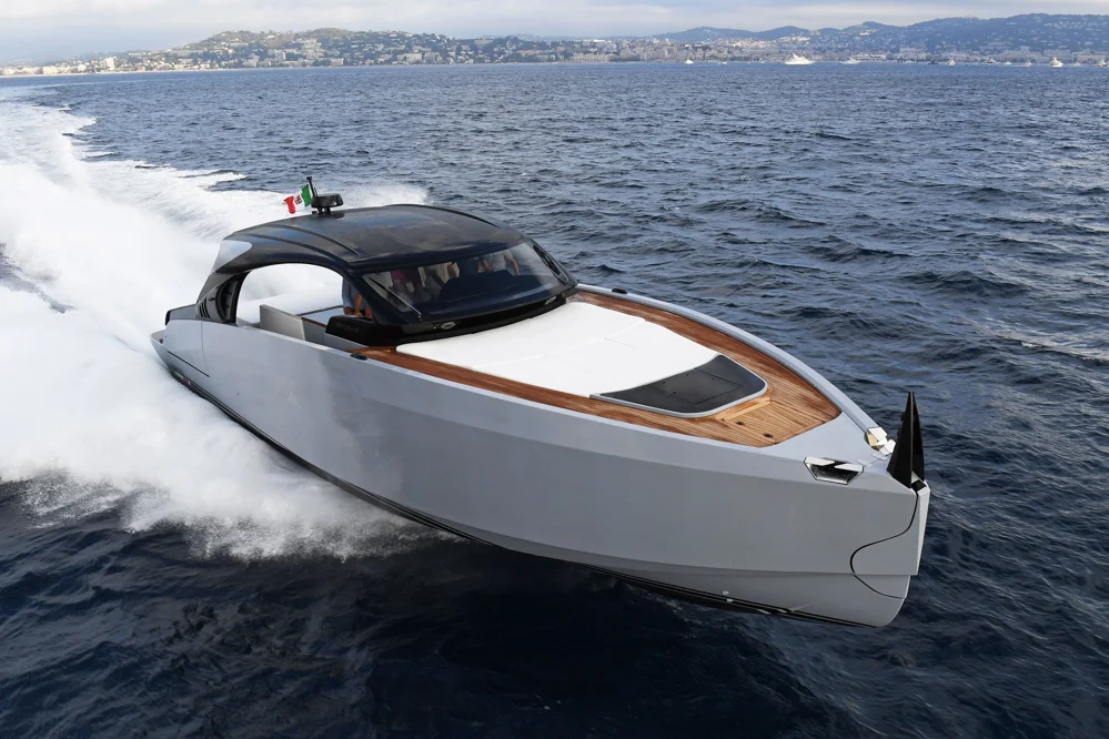 BoatPhoto.coverAlt