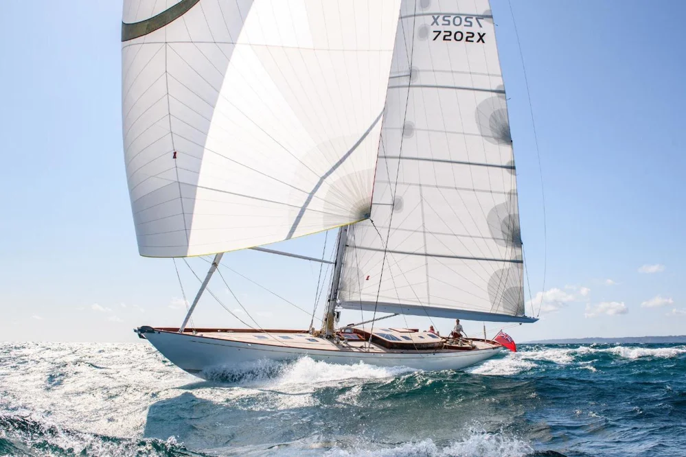 BoatPhoto.coverAlt