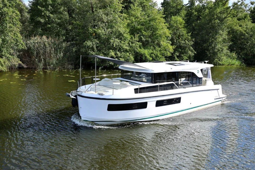 BoatPhoto.coverAlt