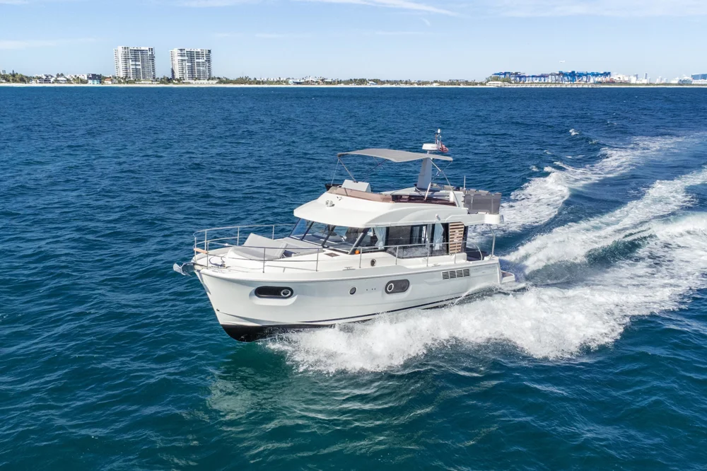 2025 BENETEAU Swift Trawler 41 Fly for sale, photo 3 of 5