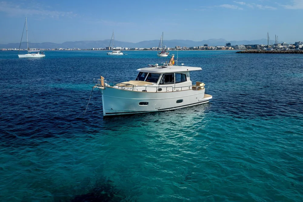 BoatPhoto.coverAlt