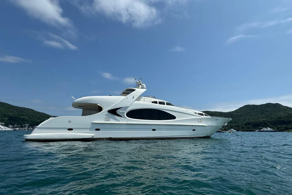 BoatPhoto.coverAlt